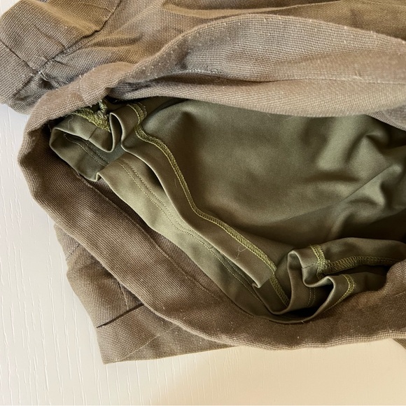 Green Sleeveless Romper - Picture 9 of 10